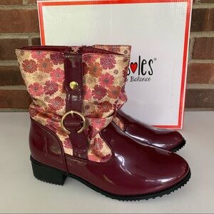 Sensible Soles Drizzle berry floral ankle boots Women’s size US 7.5 N Narrow NEW